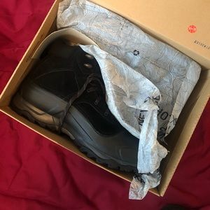 Men's Northface Snowfuse snow boots new 10.5 M